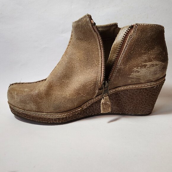 Olukai Humu Distressed Wedge Booties - Picture 4 of 9